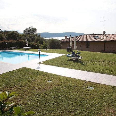 Panorama Lake View, Pool & Garden, 2 Bathrooms, Kingsize & Single-Beds, Fast Internet トスコラーノ・マデルノ エクステリア 写真