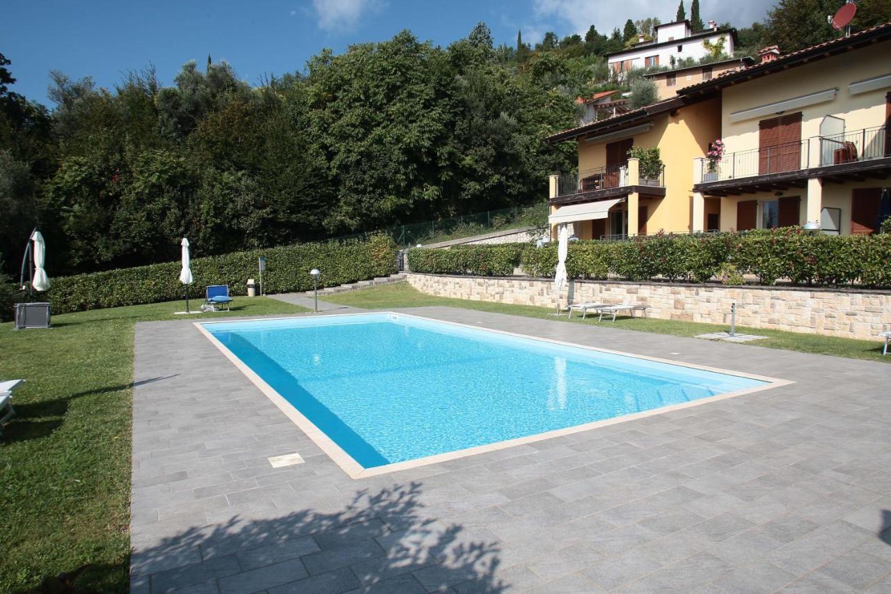 Panorama Lake View, Pool & Garden, 2 Bathrooms, Kingsize & Single-Beds, Fast Internet トスコラーノ・マデルノ エクステリア 写真